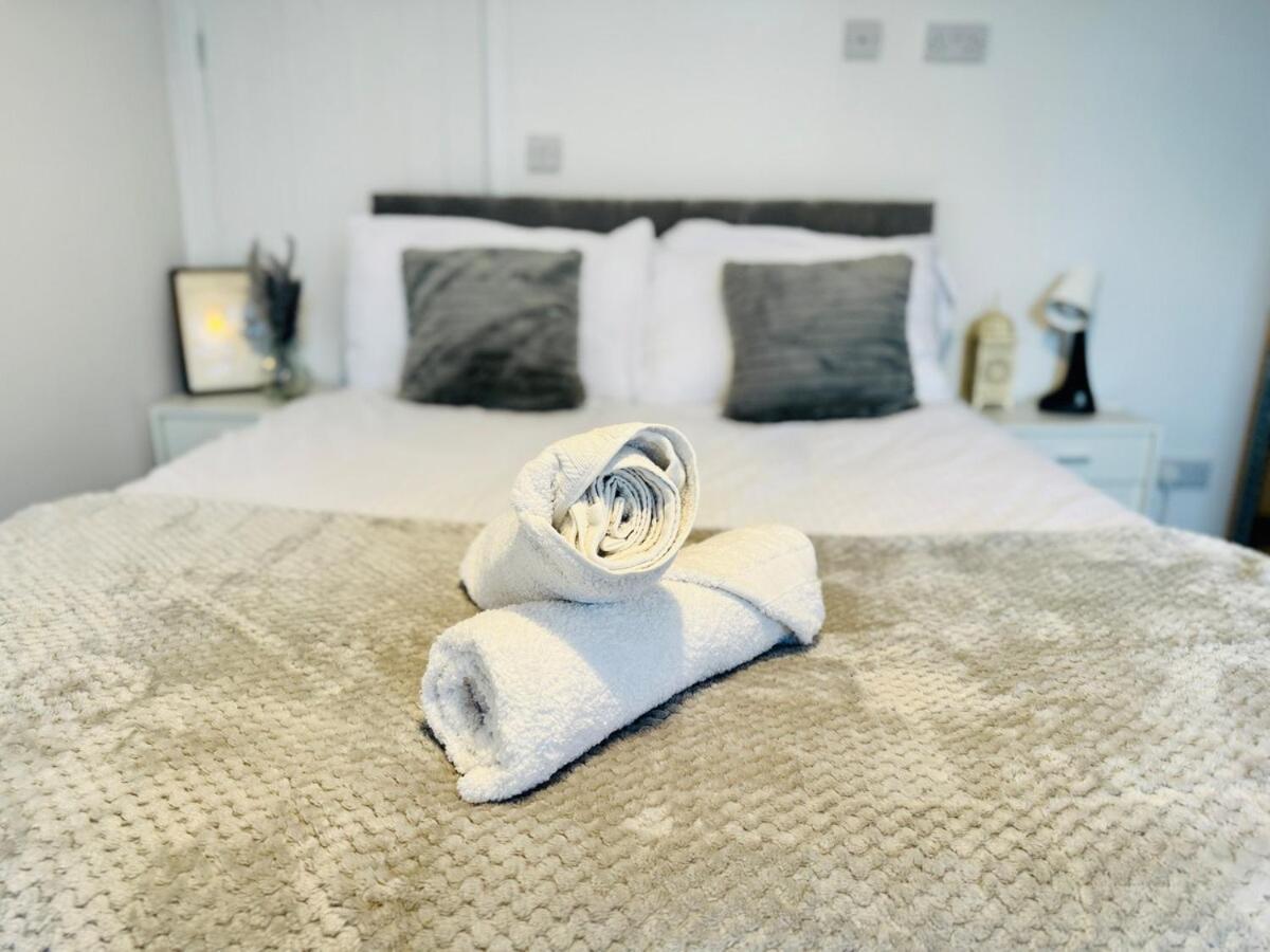 Calm Meets Comfort In 3-Bed House - Near Nottingham City Centre, Qmc, University Of Nottingham & Wollaton Park - Sleeps 5