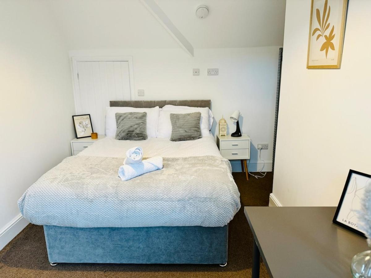 Apartment Calm Meets Comfort In 3-Bed House - Near Nottingham City Centre, Qmc, University Of Nottingham & Wollaton Park - Sleeps 5 Nottingham