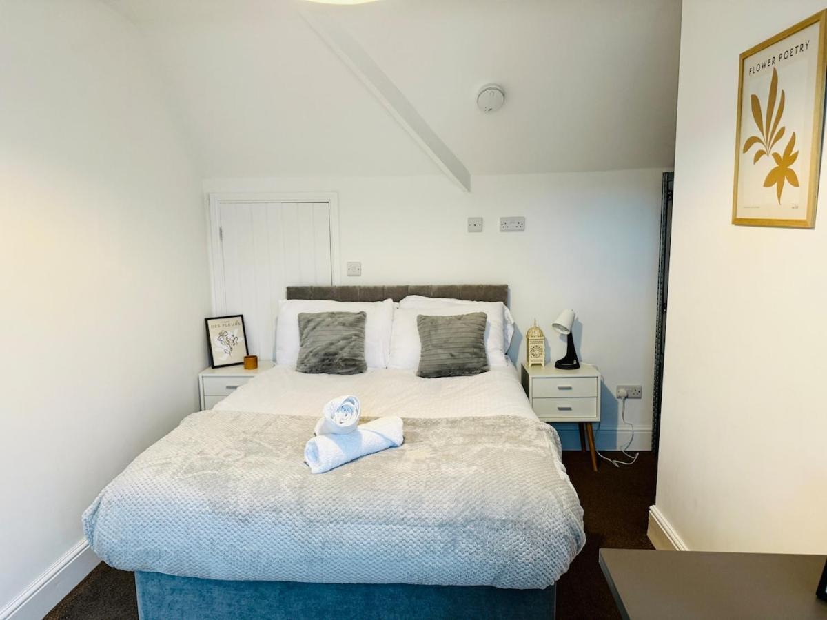 Apartment Calm Meets Comfort In 3-Bed House - Near Nottingham City Centre, Qmc, University Of Nottingham & Wollaton Park - Sleeps 5 Nottingham