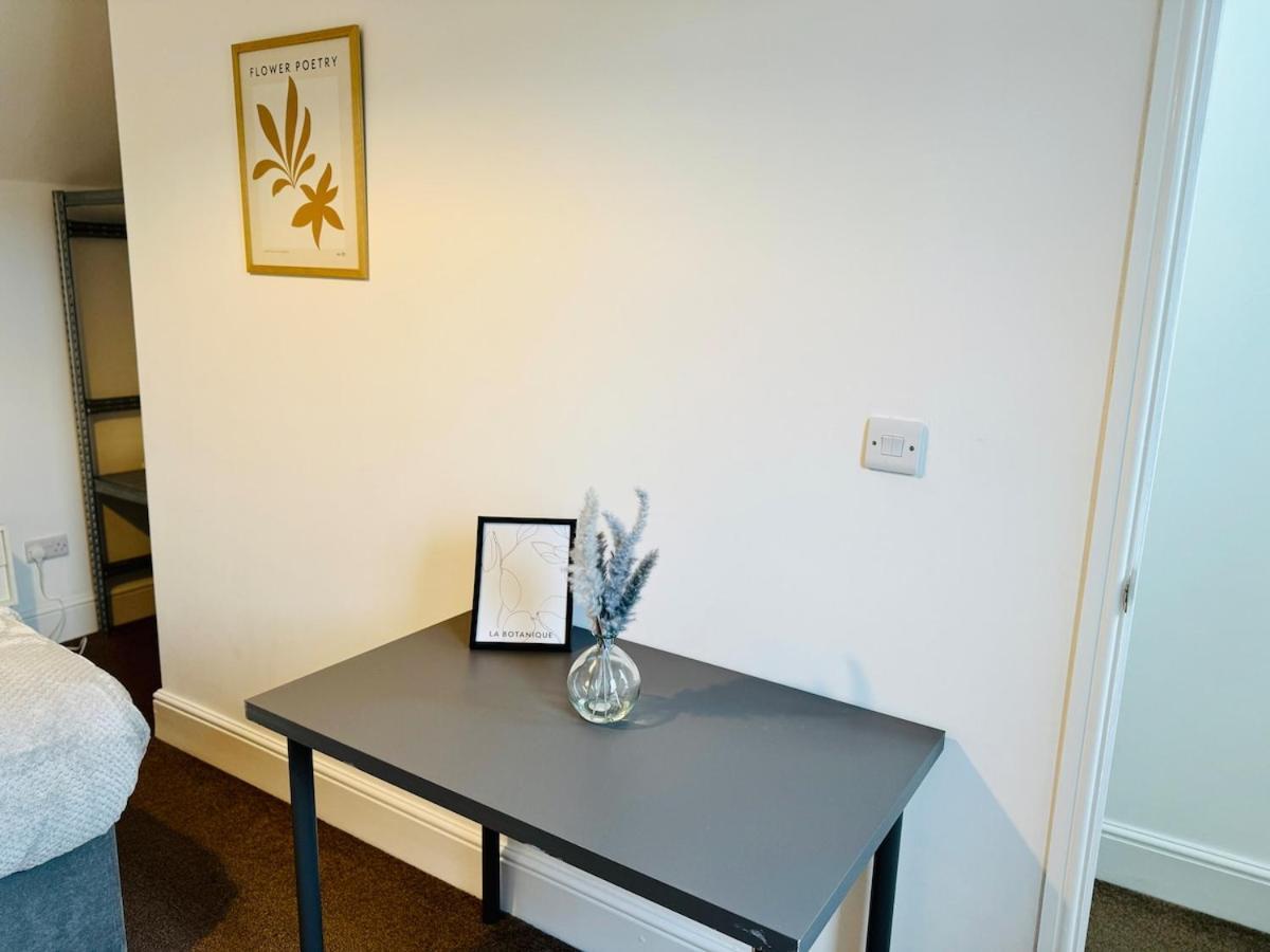 Calm Meets Comfort In 3-Bed House - Near Nottingham City Centre, Qmc, University Of Nottingham & Wollaton Park - Sleeps 5 Apartment *