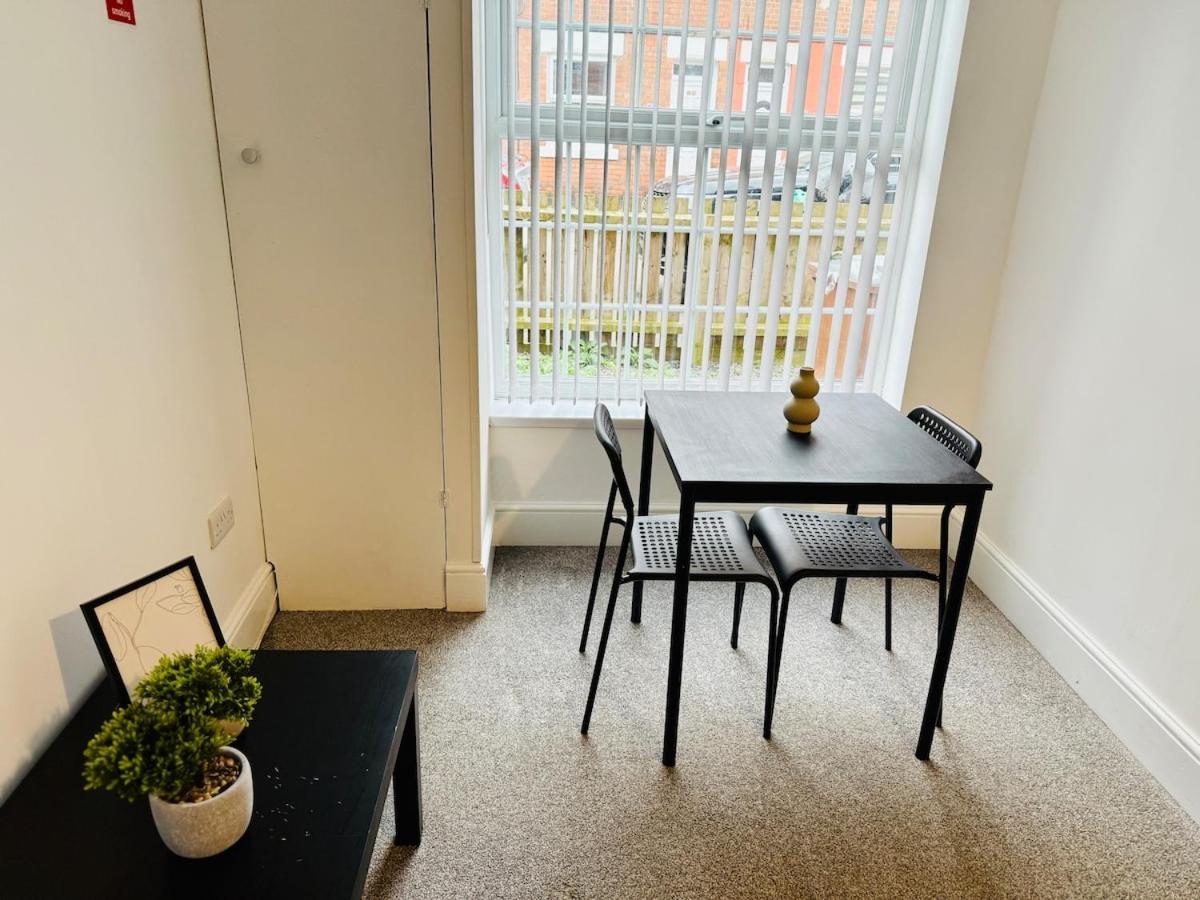 Calm Meets Comfort In 3-Bed House - Near Nottingham City Centre, Qmc, University Of Nottingham & Wollaton Park - Sleeps 5 Apartment Nottingham