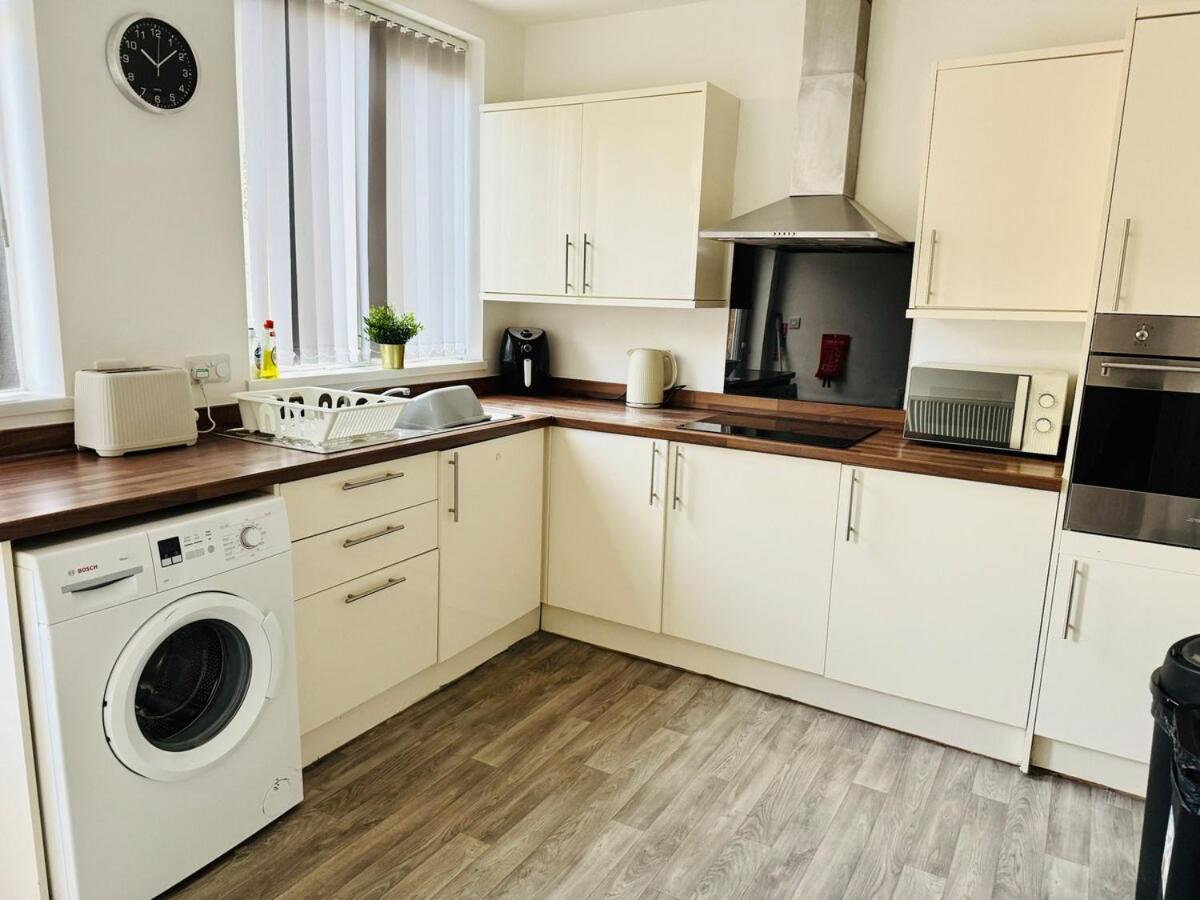 Apartment Calm Meets Comfort In 3-Bed House - Near Nottingham City Centre, Qmc, University Of Nottingham & Wollaton Park - Sleeps 5 Nottingham