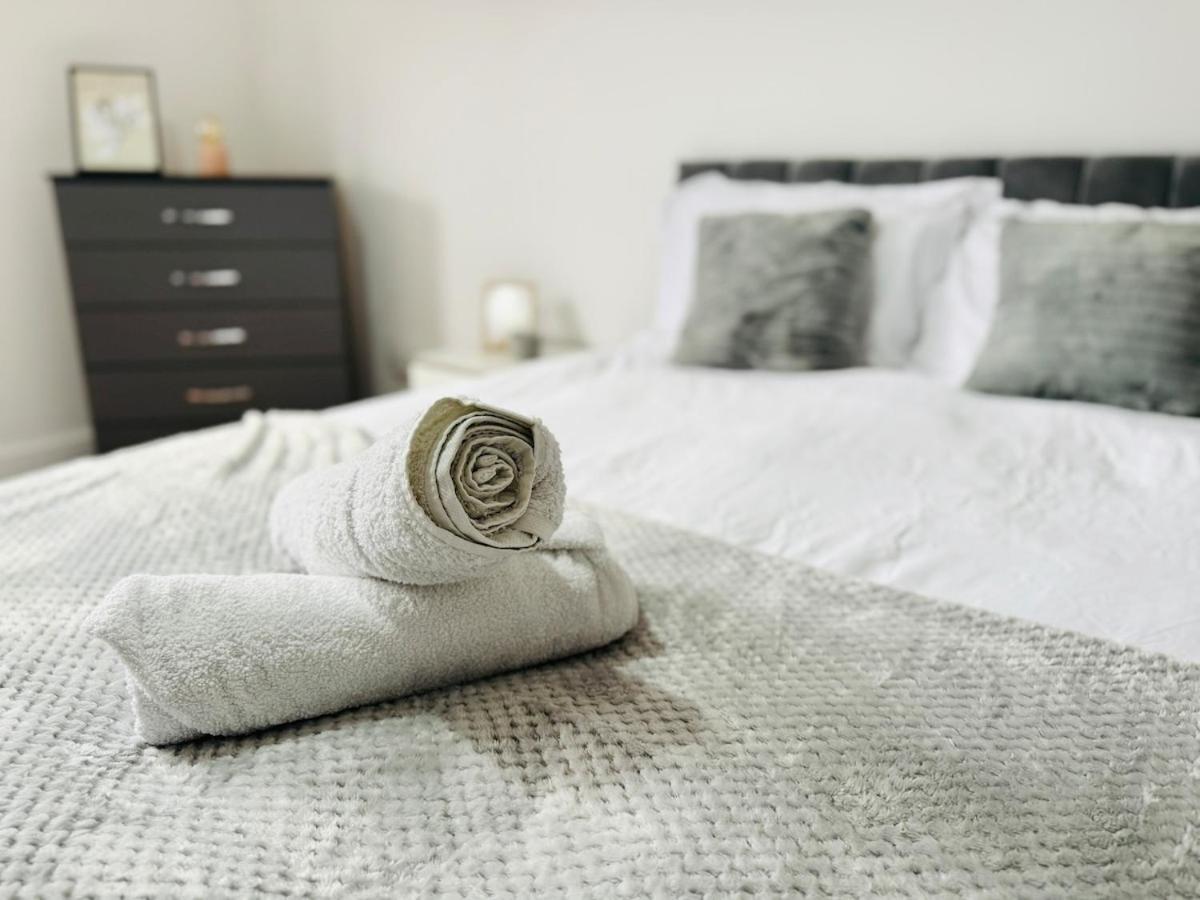 Calm Meets Comfort In 3-Bed House - Near Nottingham City Centre, Qmc, University Of Nottingham & Wollaton Park - Sleeps 5