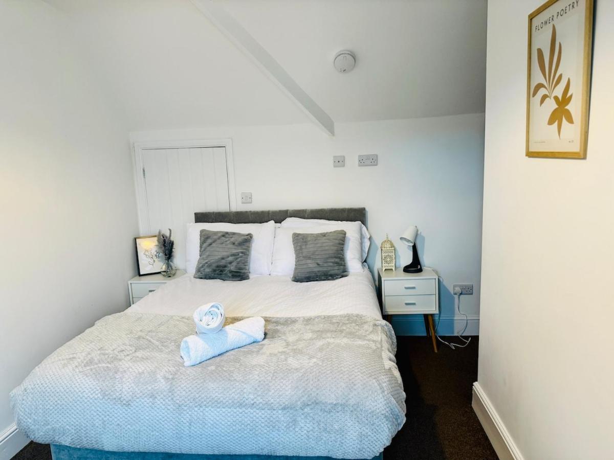 Calm Meets Comfort In 3-Bed House - Near Nottingham City Centre, Qmc, University Of Nottingham & Wollaton Park - Sleeps 5 Apartment