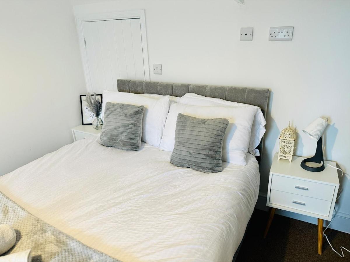 Calm Meets Comfort In 3-Bed House - Near Nottingham City Centre, Qmc, University Of Nottingham & Wollaton Park - Sleeps 5 Apartment Nottingham