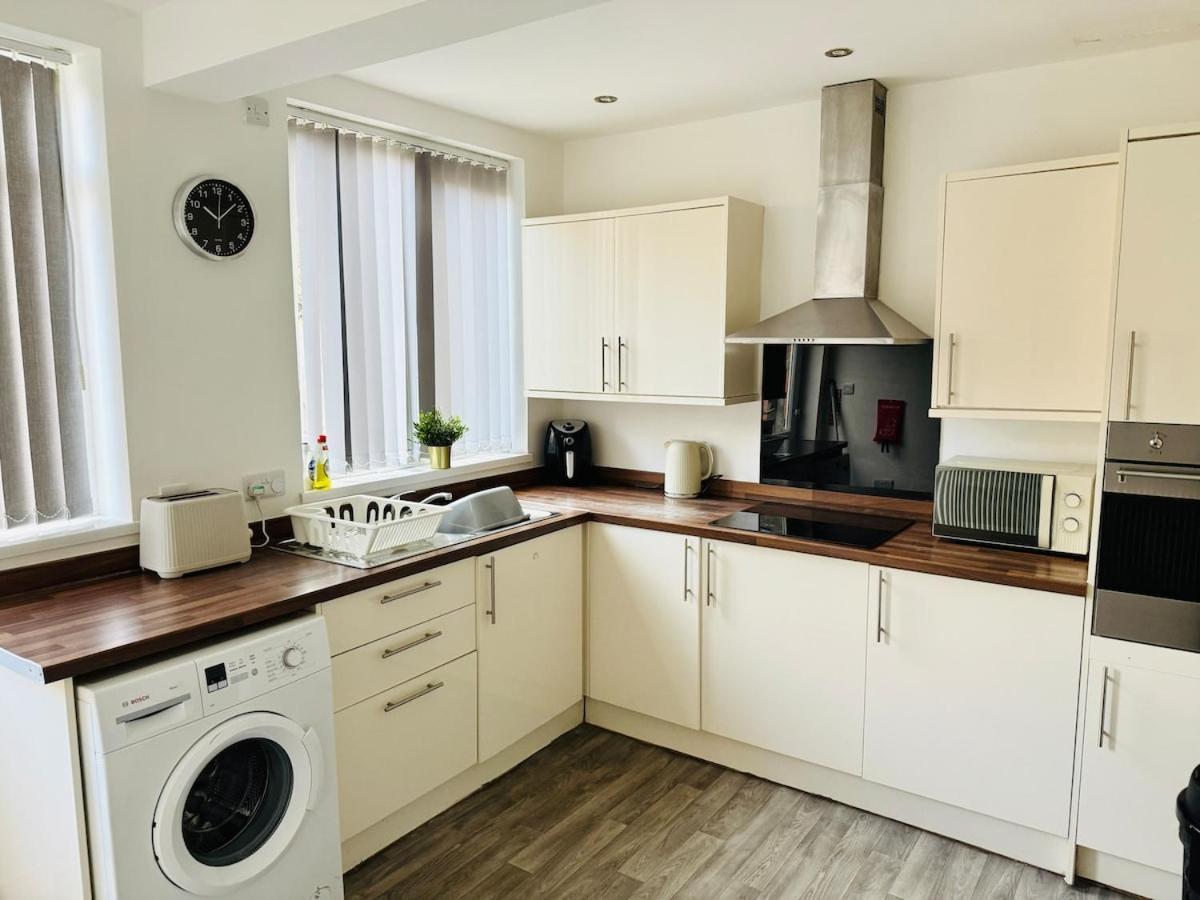 Apartment Calm Meets Comfort In 3-Bed House - Near Nottingham City Centre, Qmc, University Of Nottingham & Wollaton Park - Sleeps 5