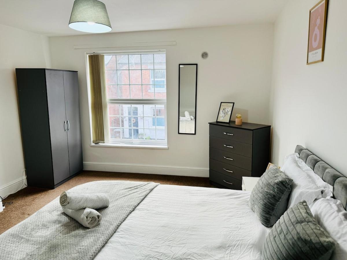Calm Meets Comfort In 3-Bed House - Near Nottingham City Centre, Qmc, University Of Nottingham & Wollaton Park - Sleeps 5 Nottingham