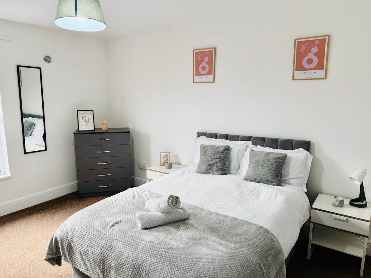 Calm Meets Comfort In 3-Bed House - Near Nottingham City Centre, Qmc, University Of Nottingham & Wollaton Park - Sleeps 5 Apartment *