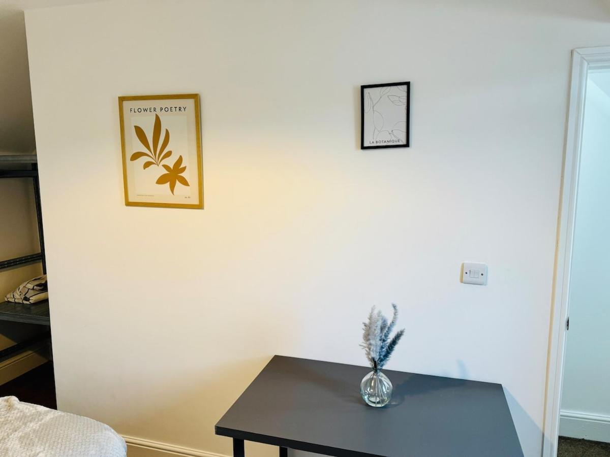 Calm Meets Comfort In 3-Bed House - Near Nottingham City Centre, Qmc, University Of Nottingham & Wollaton Park - Sleeps 5 Nottingham
