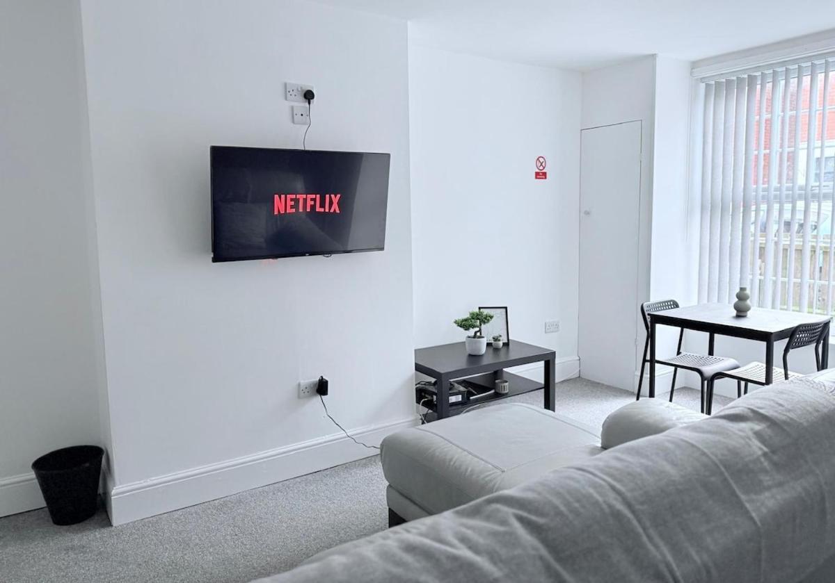 Calm Meets Comfort In 3-Bed House - Near Nottingham City Centre, Qmc, University Of Nottingham & Wollaton Park - Sleeps 5 * Nottingham