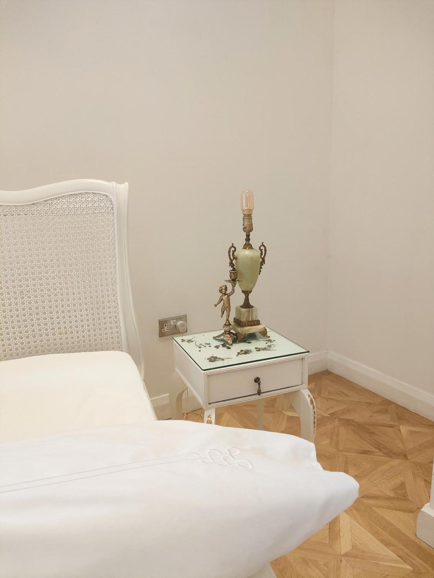 Versailles Apartment