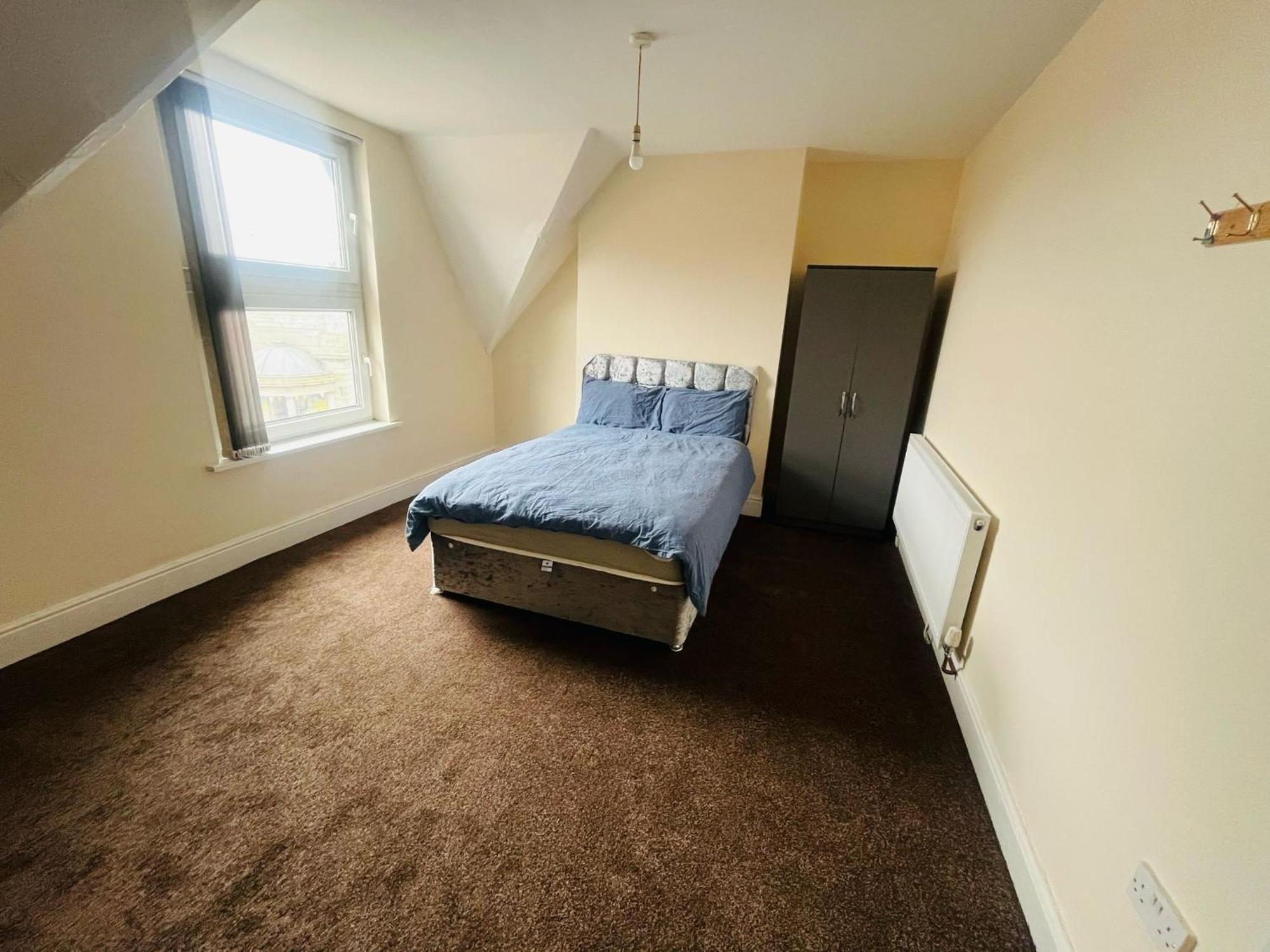 Double Near Railway Station & Football Ground Nottingham