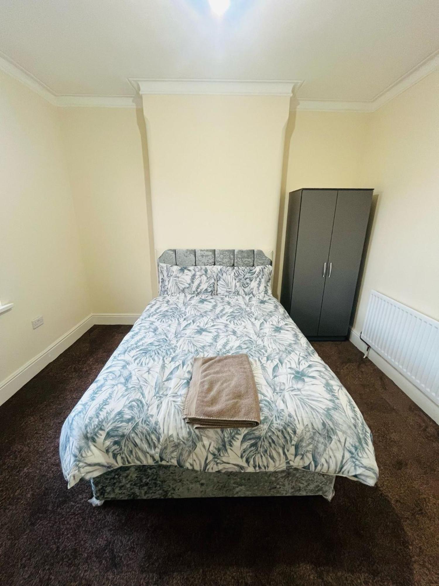 Homestay Double Near Railway Station & Football Ground