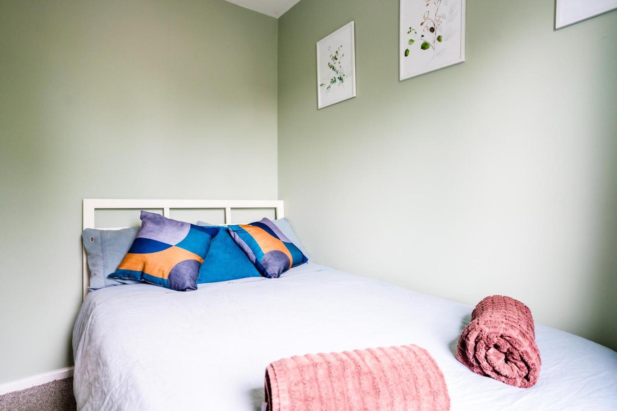 Holiday home Lily's With Parking Nottingham