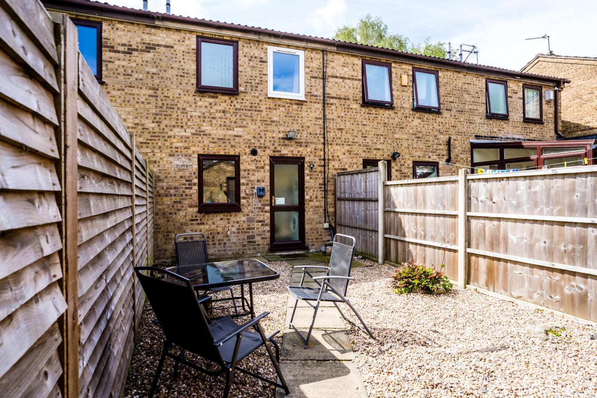 Lily's With Parking Holiday home *