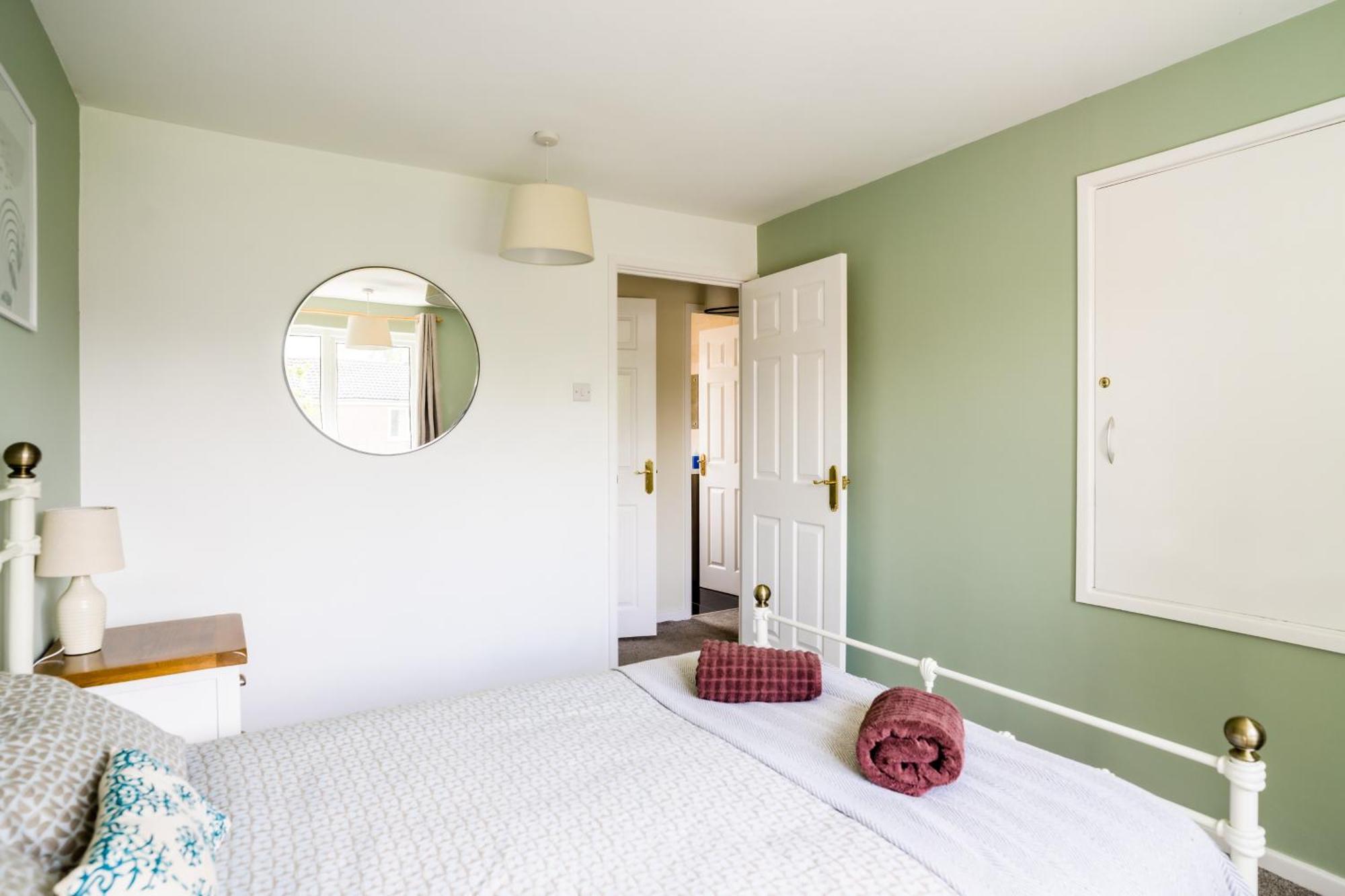 Lily's With Parking Holiday home Nottingham