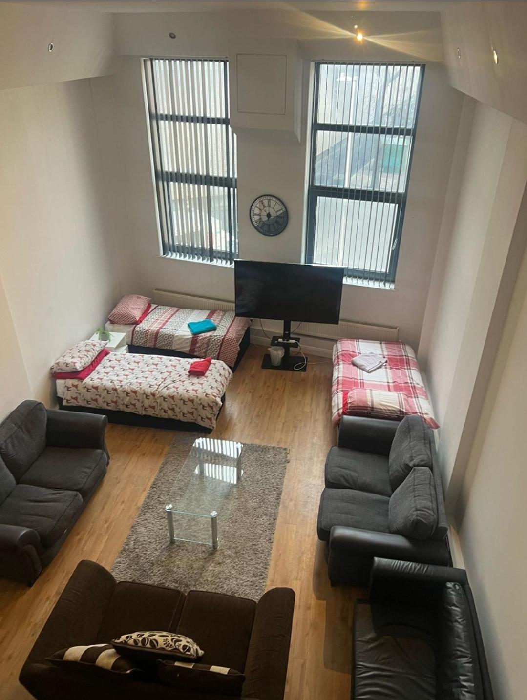 Centre 2 Double Bedrooms Duplex With 6 Proper Beds - Location, Close To Victoria Centre Shopping Centre With Two Bathrooms And Kitchen In Thurland Street - Parking Five Pounds A Day, Cars And Vans Apartment Nottingham