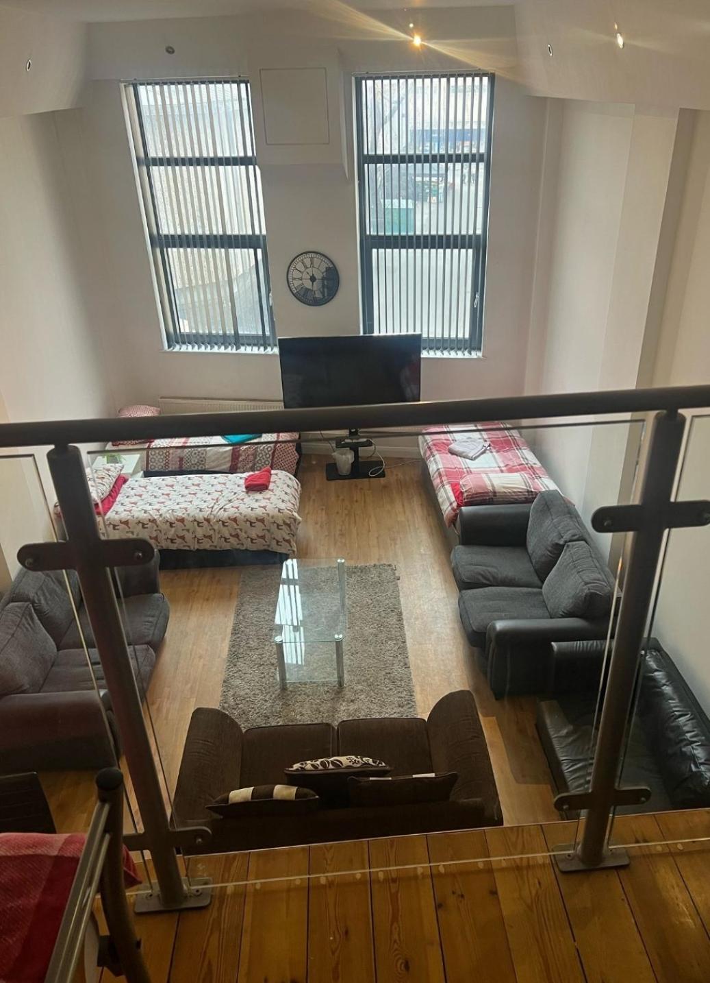 Centre 2 Double Bedrooms Duplex With 6 Proper Beds - Location, Close To Victoria Centre Shopping Centre With Two Bathrooms And Kitchen In Thurland Street - Parking Five Pounds A Day, Cars And Vans Apartment Nottingham