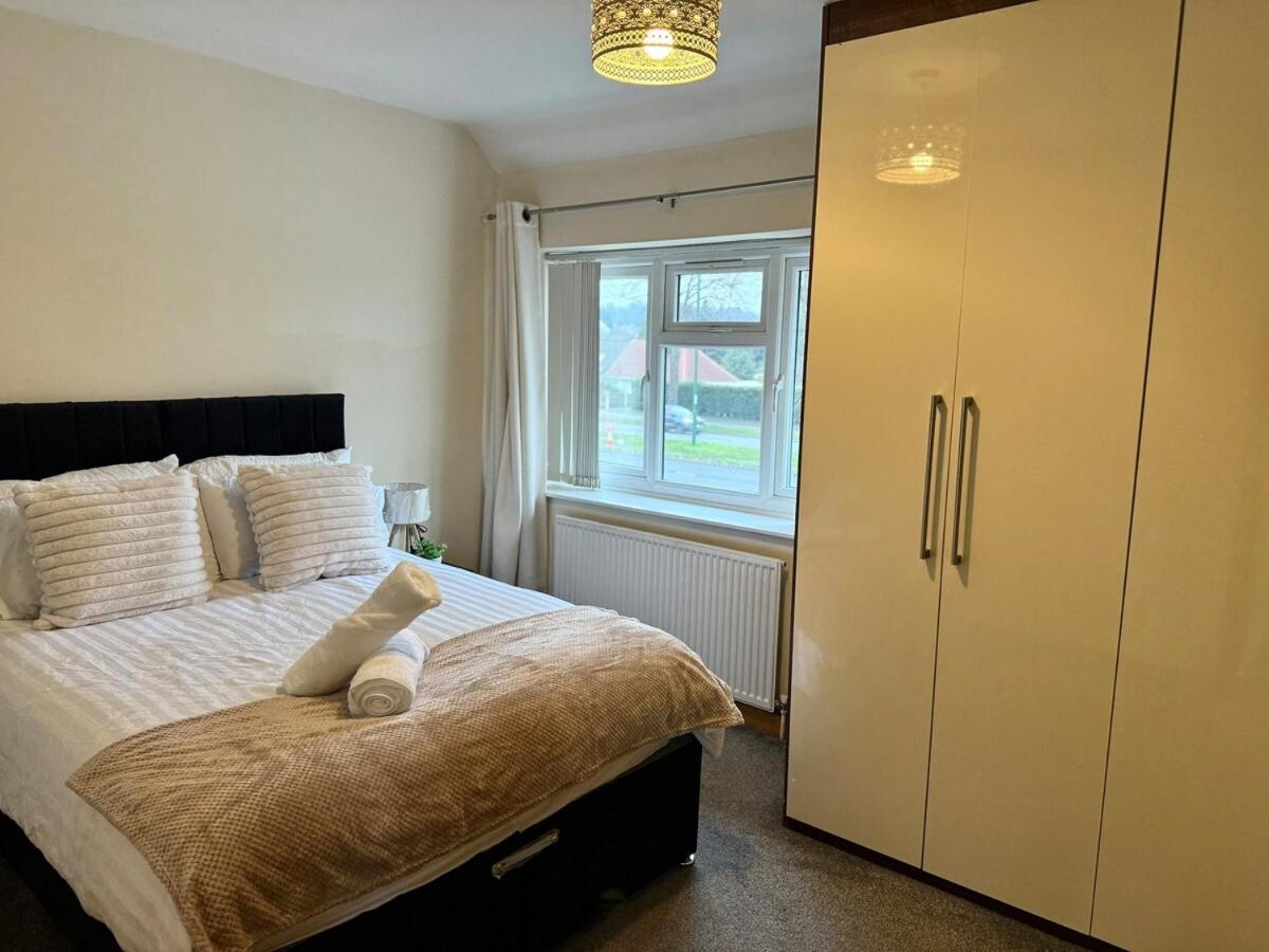 Your Peaceful Haven On Middleton Boulevard - Near Wollaton Hall, Nottingham University, City-Centre & Qmc - Sleeps 9 * Nottingham