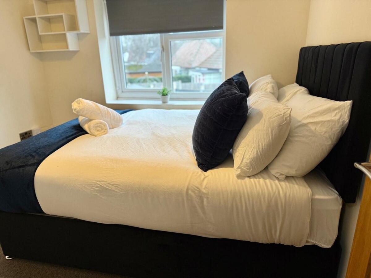 Apartment Your Peaceful Haven On Middleton Boulevard - Near Wollaton Hall, Nottingham University, City-Centre & Qmc - Sleeps 9