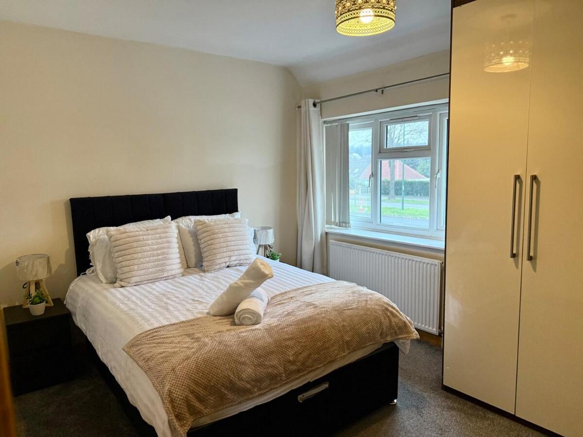 Apartment Your Peaceful Haven On Middleton Boulevard - Near Wollaton Hall, Nottingham University, City-Centre & Qmc - Sleeps 9 *