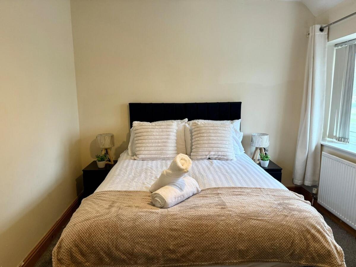 Your Peaceful Haven On Middleton Boulevard - Near Wollaton Hall, Nottingham University, City-Centre & Qmc - Sleeps 9 * Nottingham