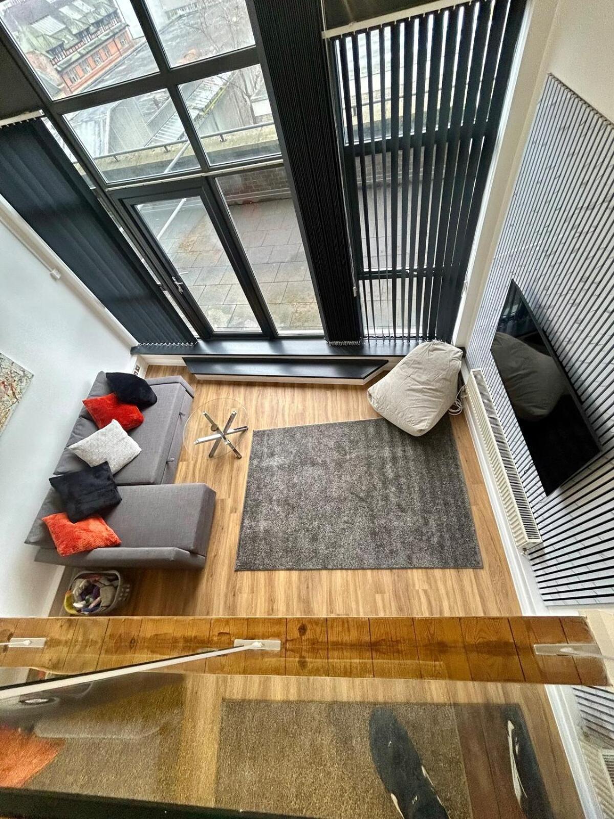 Sky Centre With Parking Apartment *