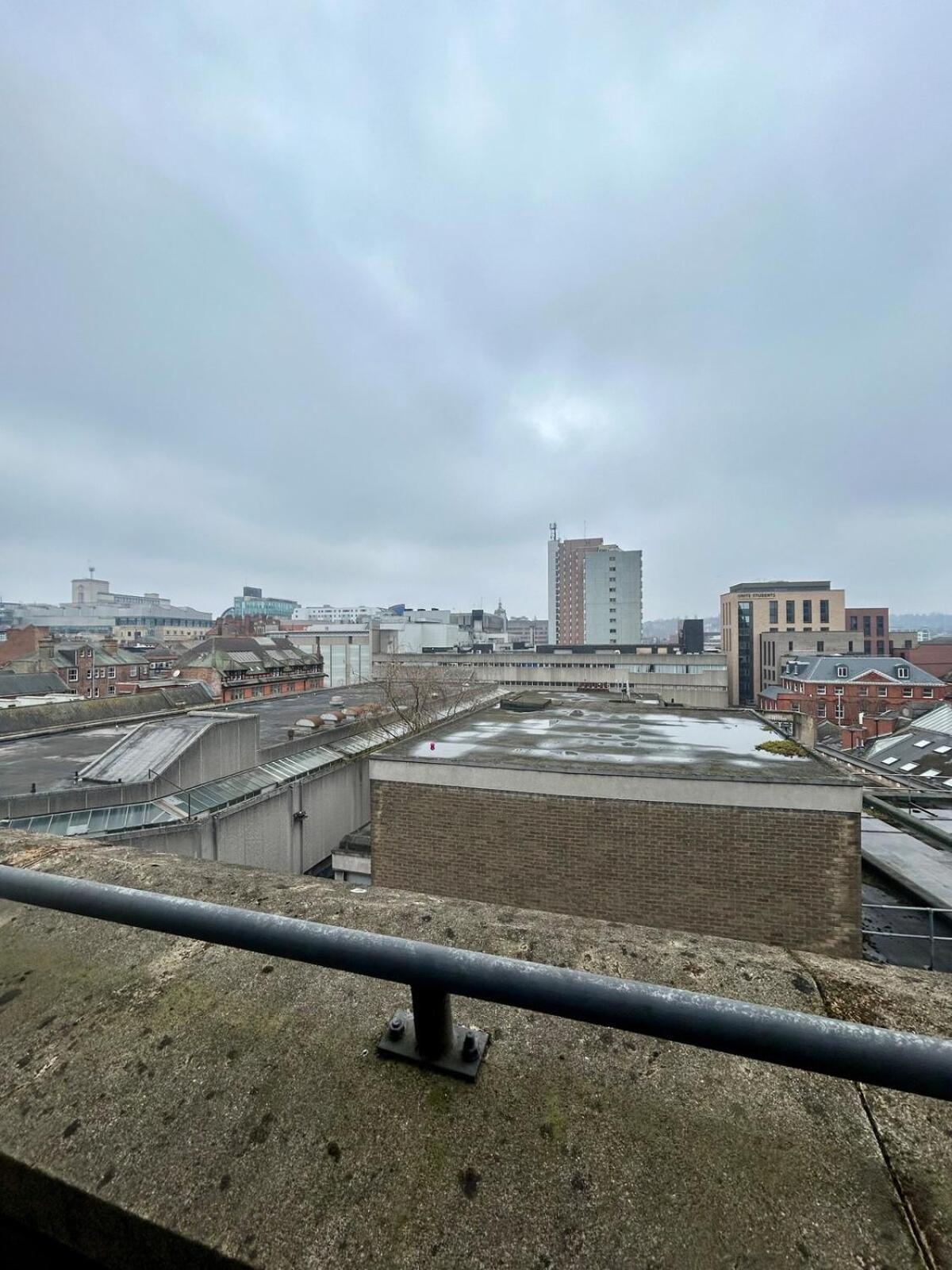 Sky Centre With Parking Apartment *