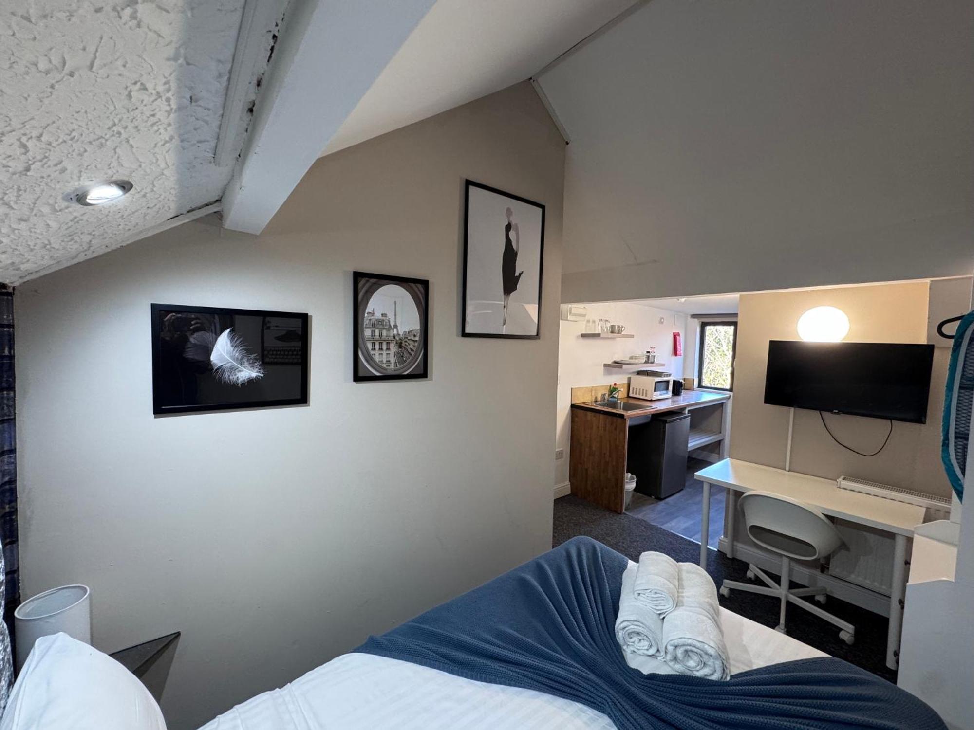 Guest house Modern Self Contained