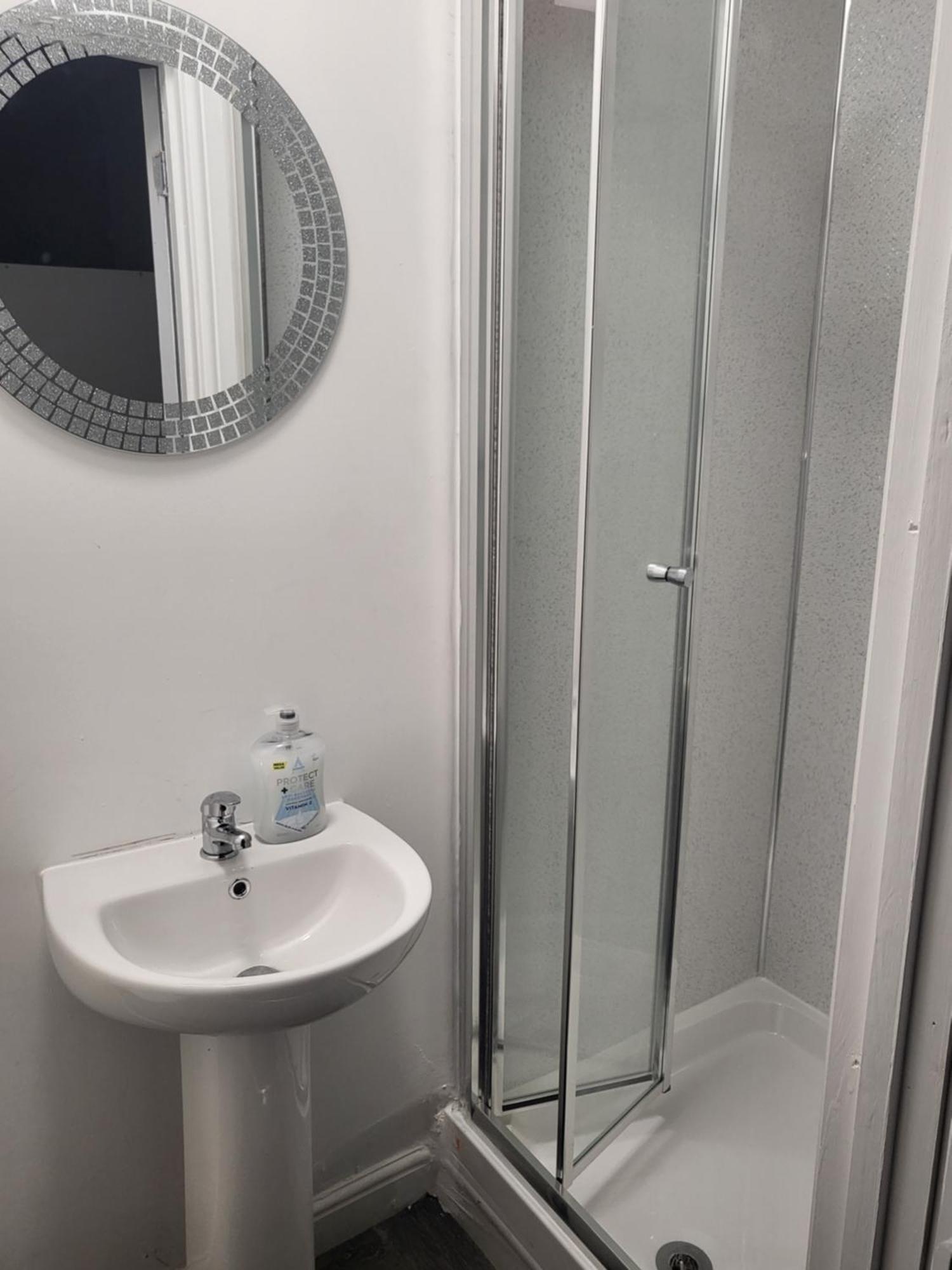 Modern Self Contained Guest house Nottingham