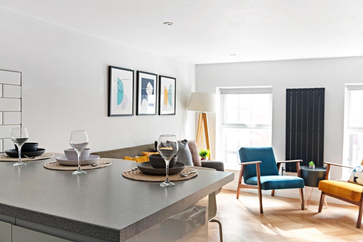 Bright & Quiet 2-bedroom On Magdala Road Apartment