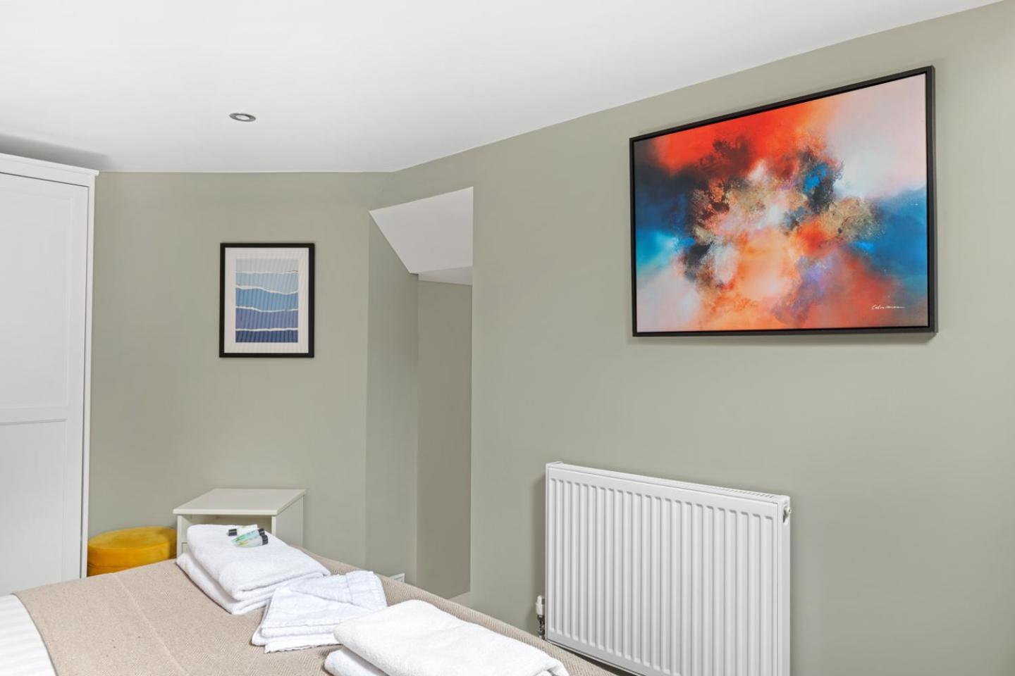 Bright & Quiet 2-bedroom On Magdala Road *