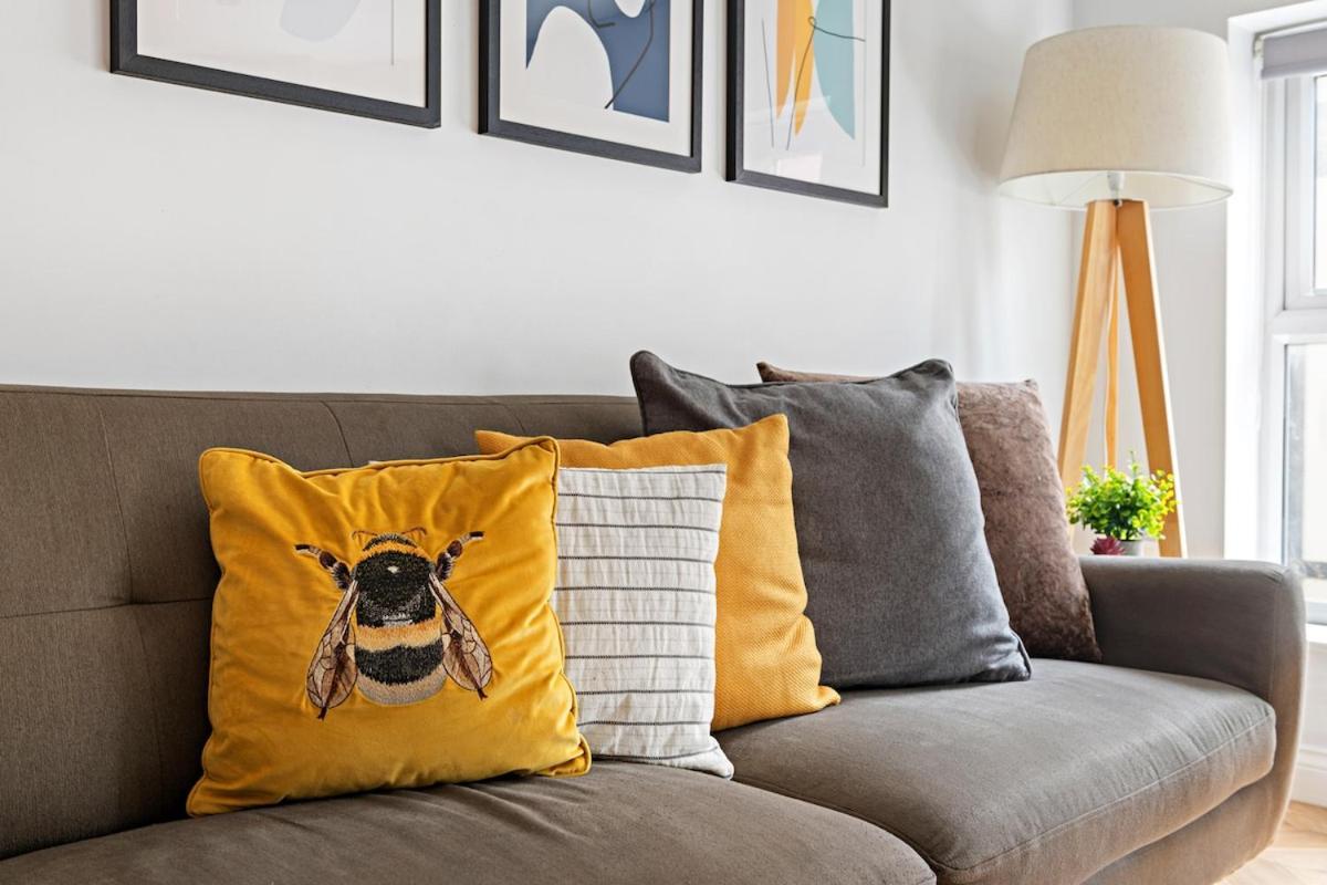 Apartment Bright & Quiet 2-bedroom On Magdala Road