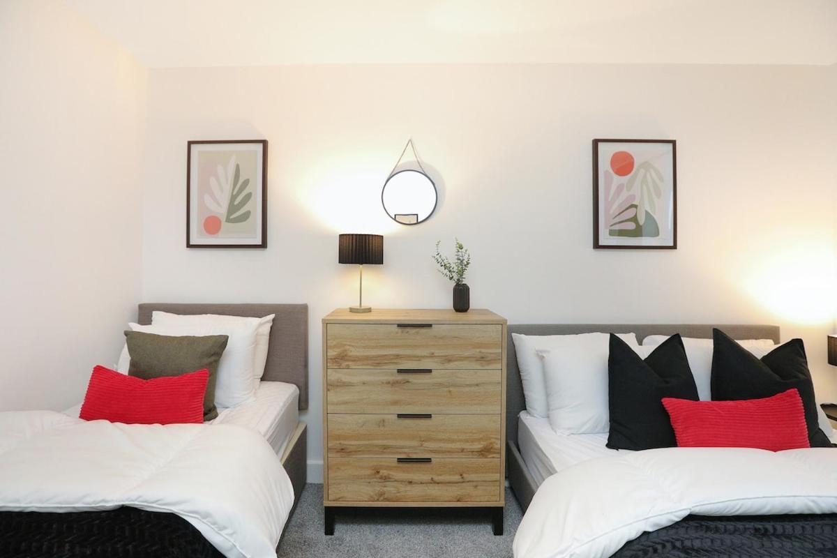 Apartment Stunning 4 Bed House In Op Hospital *