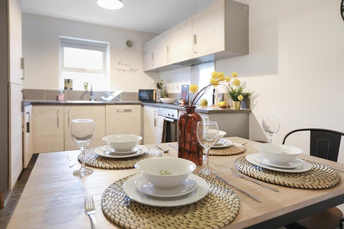 Stunning 4 Bed House In Op Hospital Nottingham