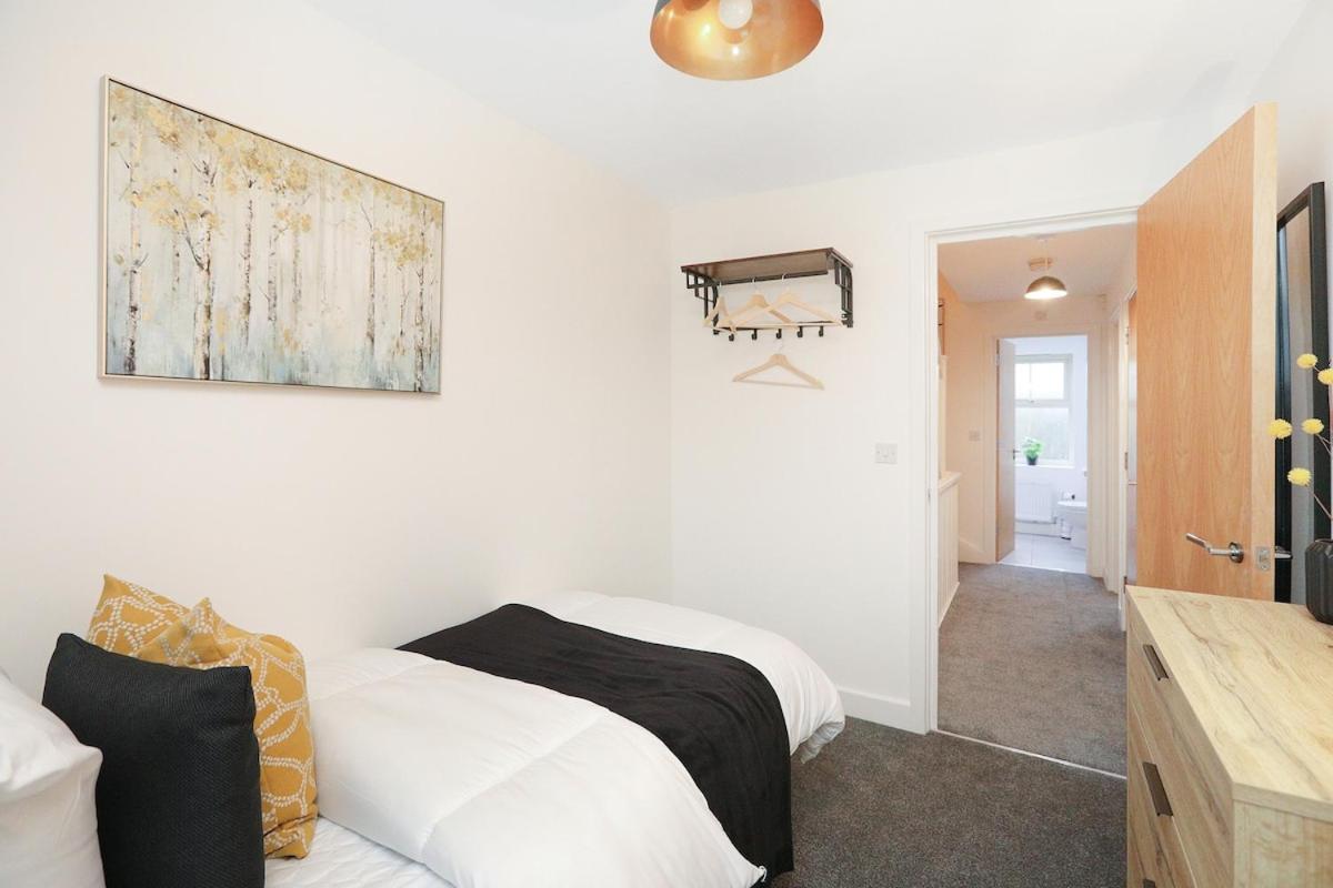 Stunning 4 Bed House In Op Hospital Nottingham