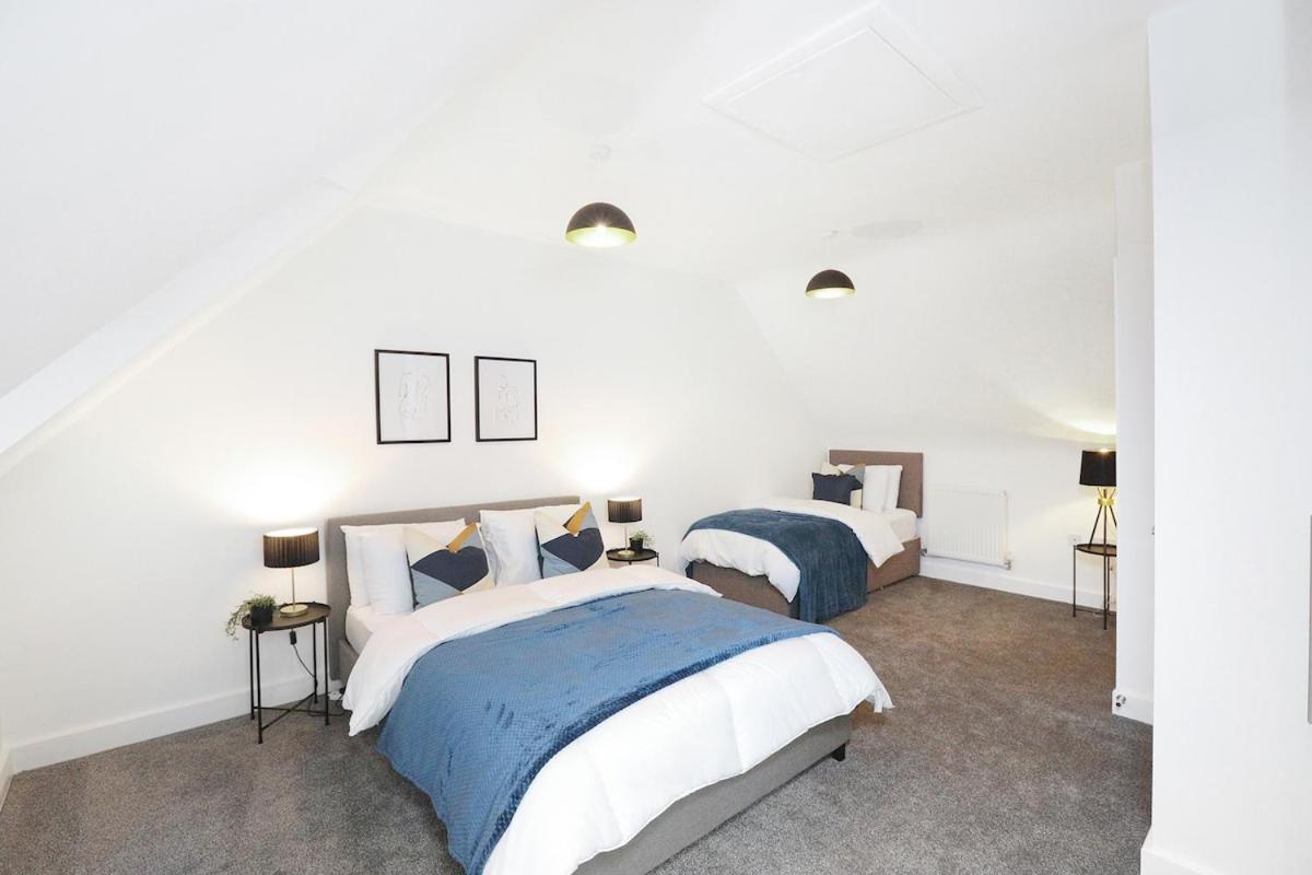 Stunning 4 Bed House In Op Hospital * Nottingham