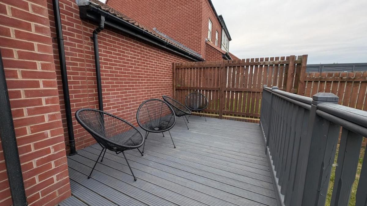 Stunning 4 Bed House In Op Hospital Apartment