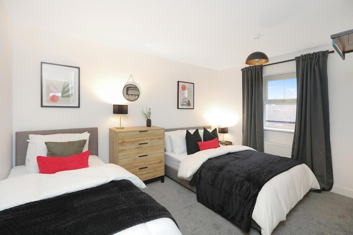 Apartment Stunning 4 Bed House In Op Hospital