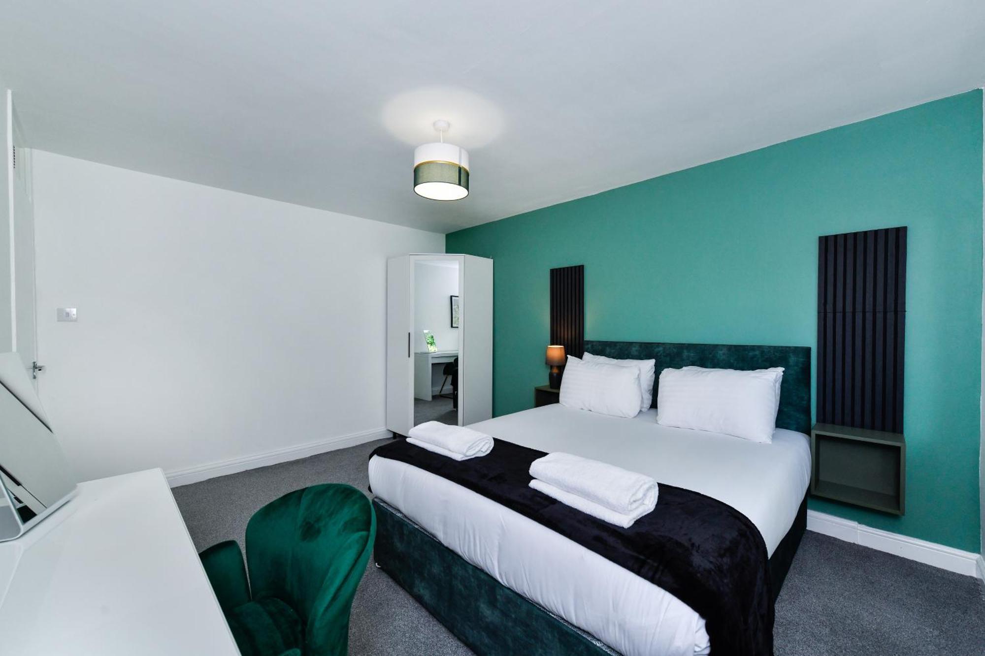 Apartment 2-bed In Quiet Area, Easy & Transport Access *