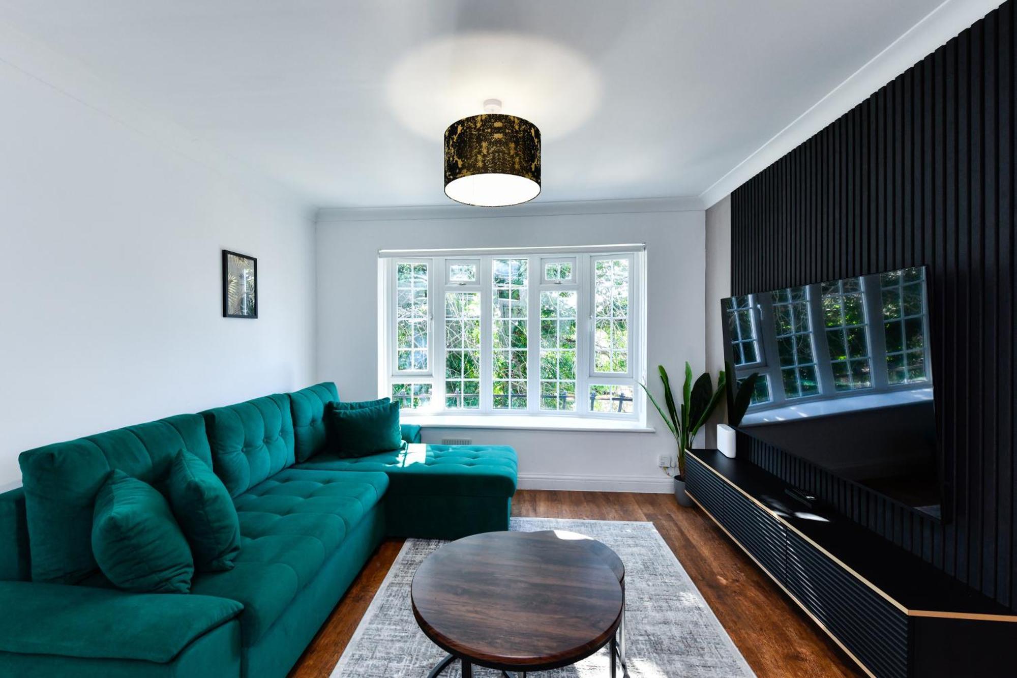 2-bed In Quiet Area, Easy & Transport Access