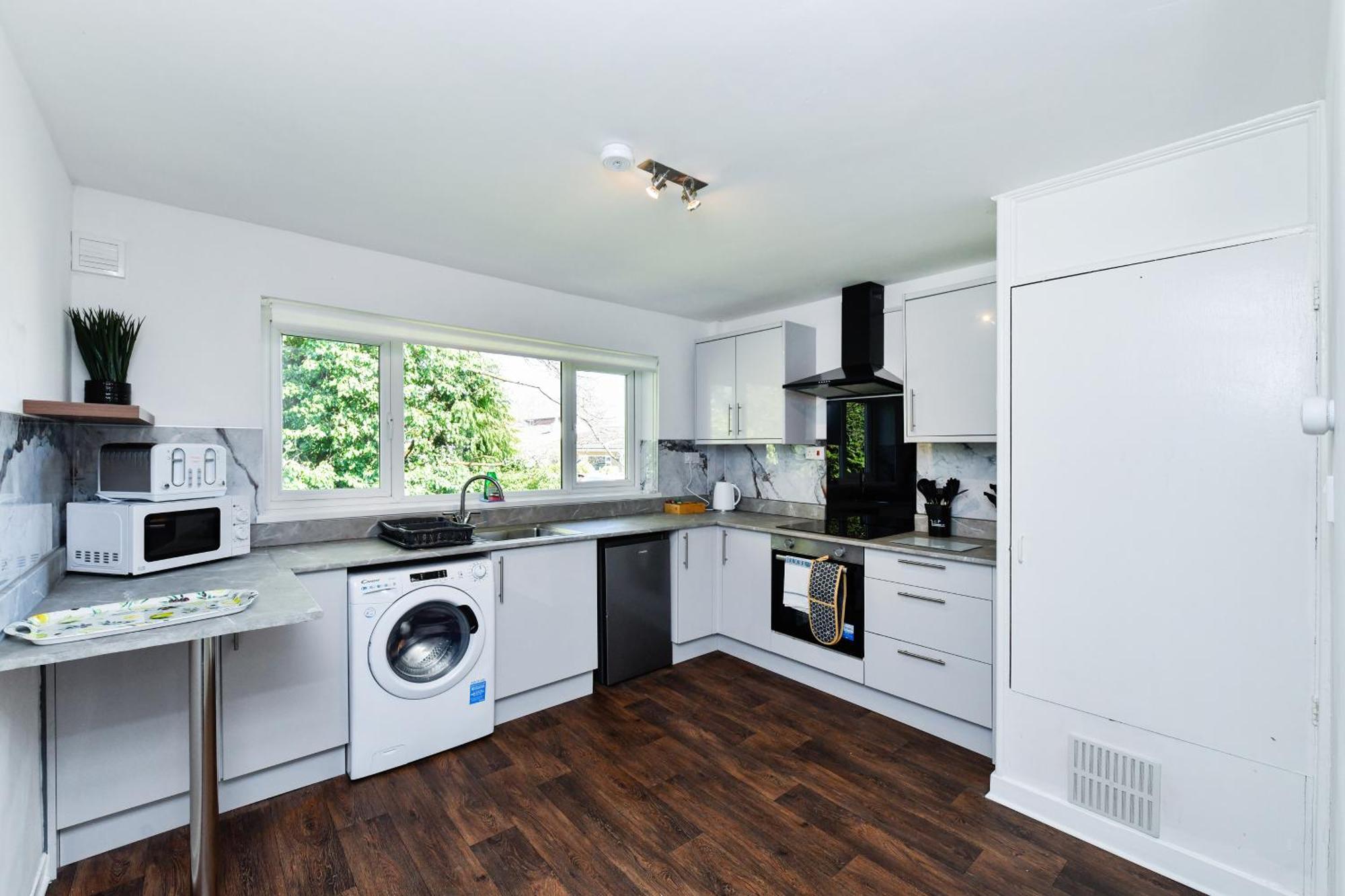 2-bed In Quiet Area, Easy & Transport Access *
