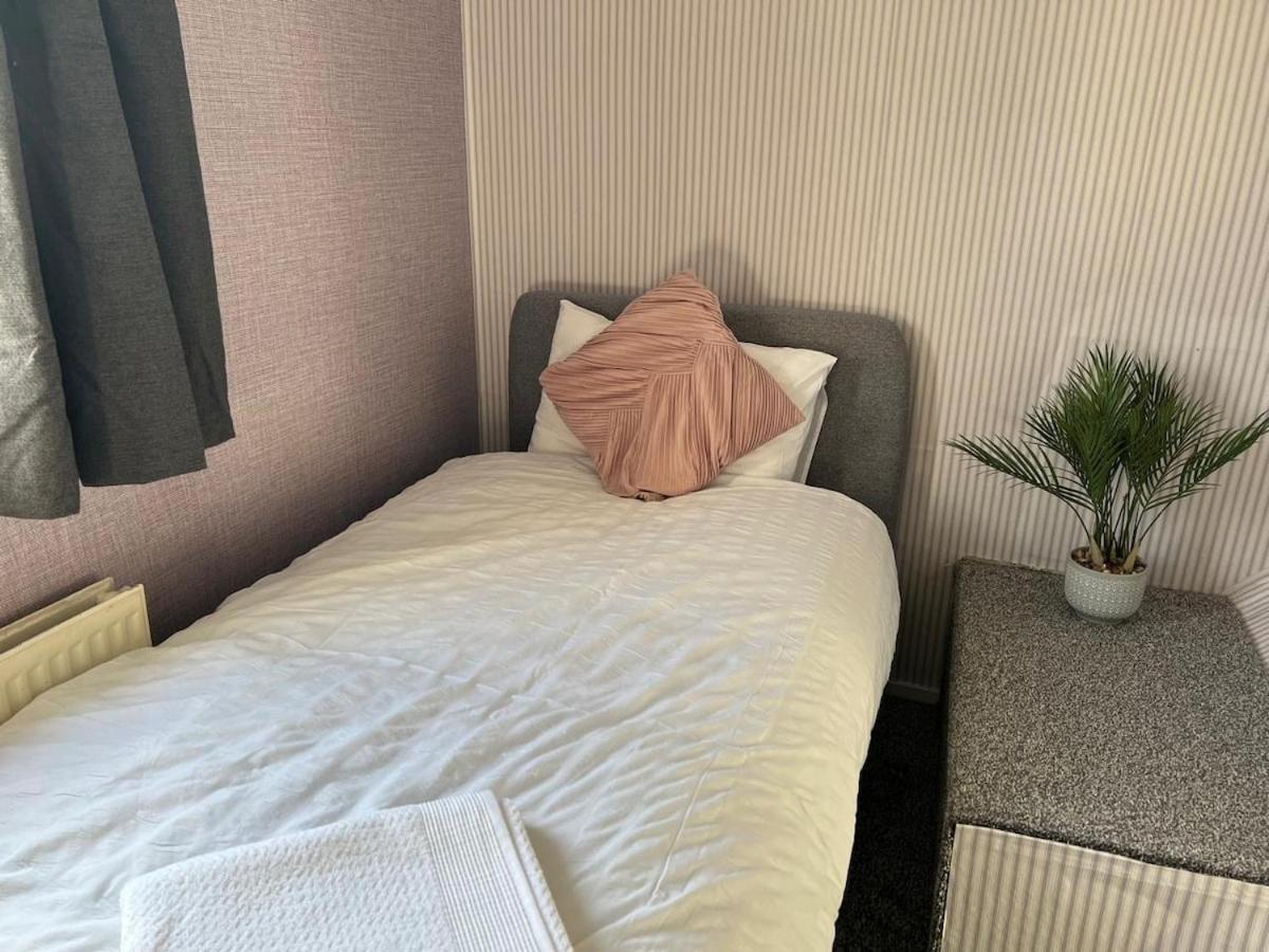 Spacious Three Bed-room House Holiday home