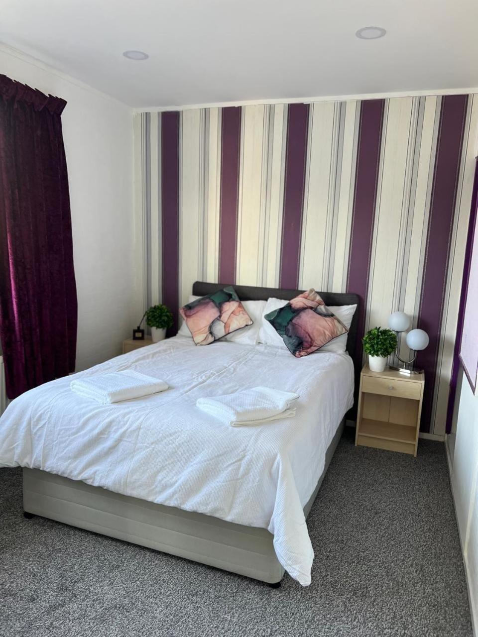 Spacious Three Bed-room House Holiday home *