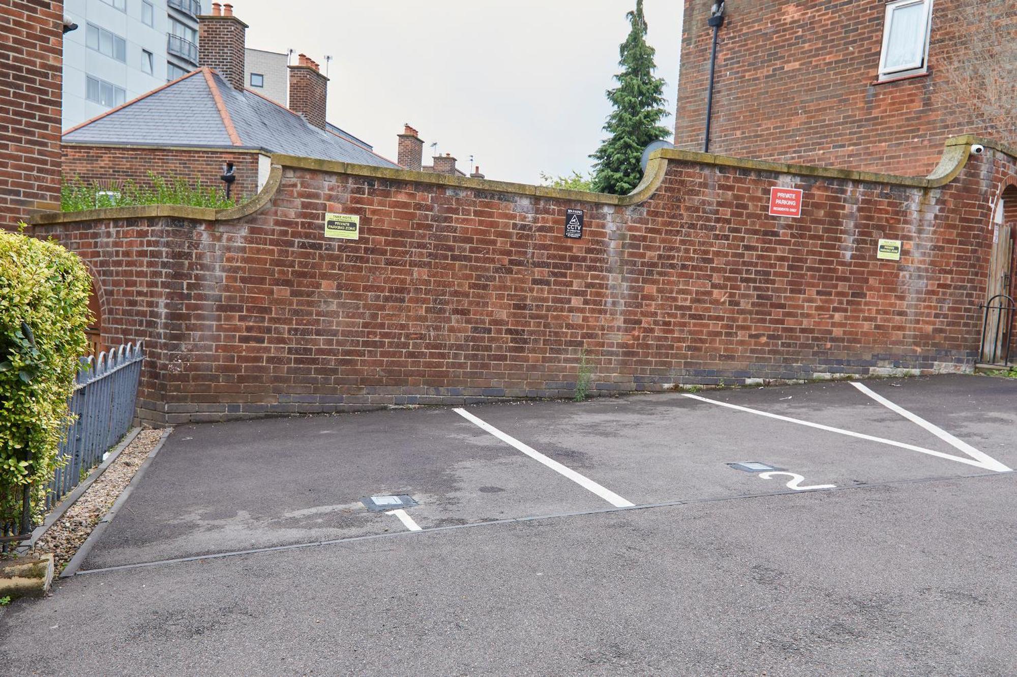 3 Bed Notts Centre Town House - Free Parking *