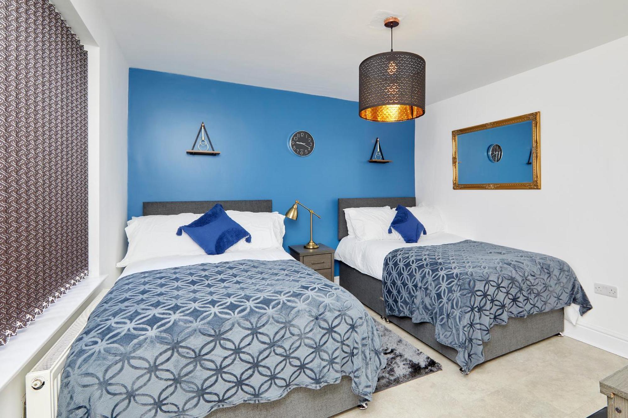 3 Bed Notts Centre Town House - Free Parking Apartment *