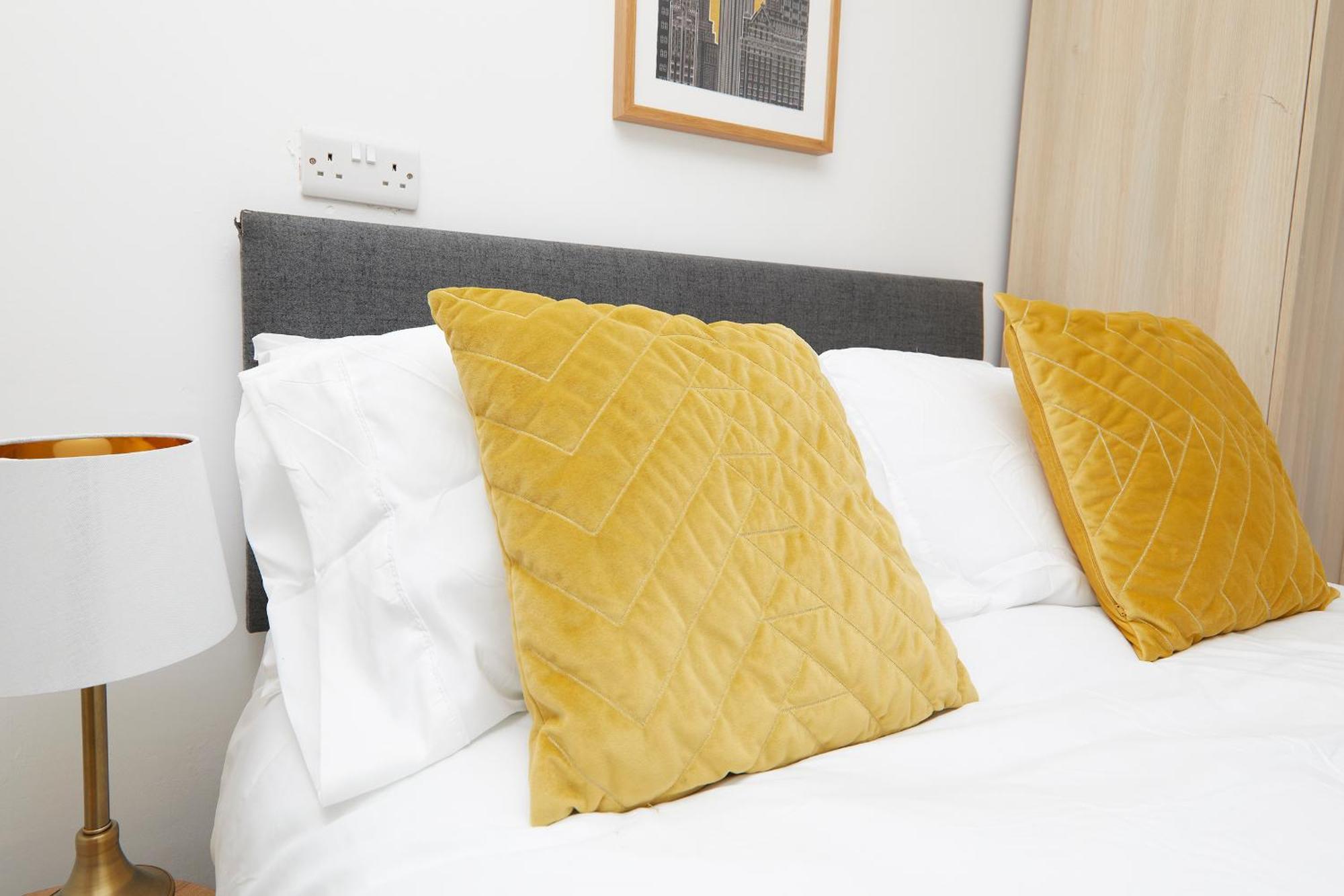 3 Bed Notts Centre Town House - Free Parking Apartment