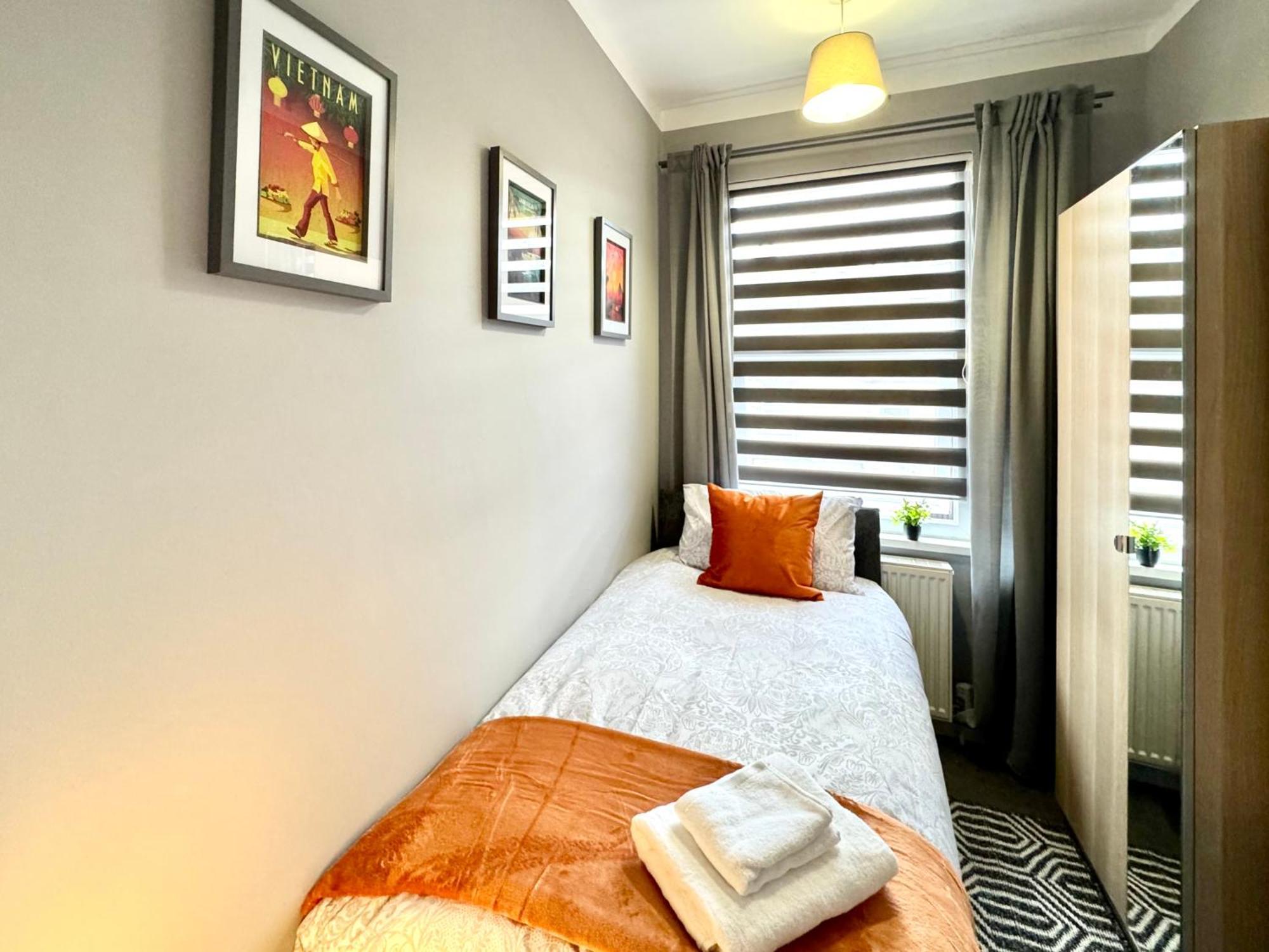 Casa de férias Spacious For 8 Work Trips Or Breaks Parking Nottingham