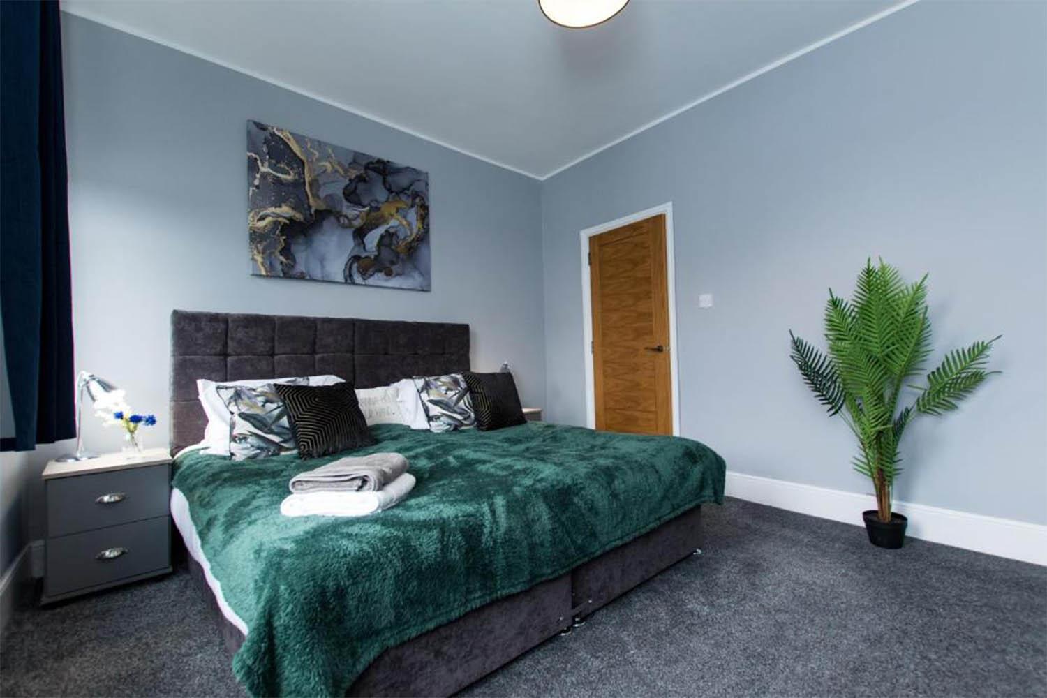 5 Bedroom House With Parking In * Nottingham