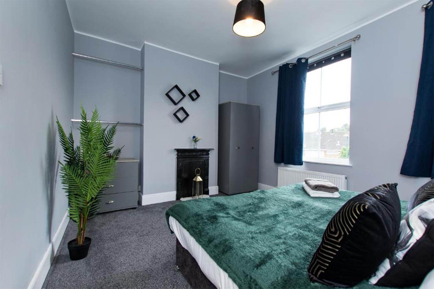 5 Bedroom House With Parking In * Nottingham